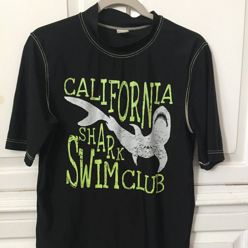 Cherokee boy's black short sleeve California shark swim club swim shirt size XL